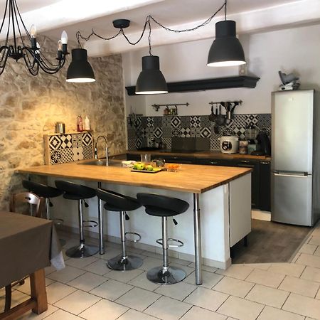 Maison De Village En Duo Avec 150M2 Au Rdc Et La Suite Parentale Ou En Famille Avec 4 Chambres 250M2 Interieur Montfaucon  Extérieur photo